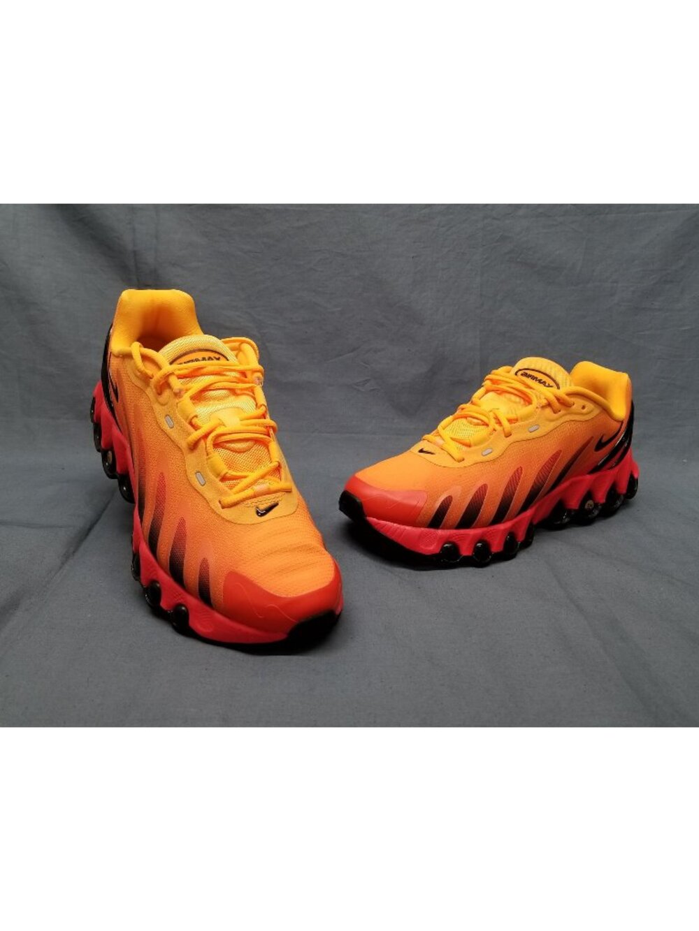 Nike Air Max Dn8 Black Orange FQ7860 800 Mens Size 10.5 NEW NO BOX!
